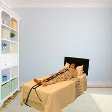 دستگیره کمکی کنار تخت خواب سالمند